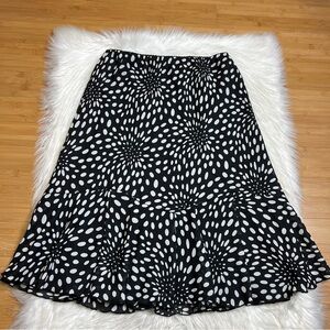 3/$30 Methode Y2k Black And White Dotted Pull On Flowy Skirt Above Knee